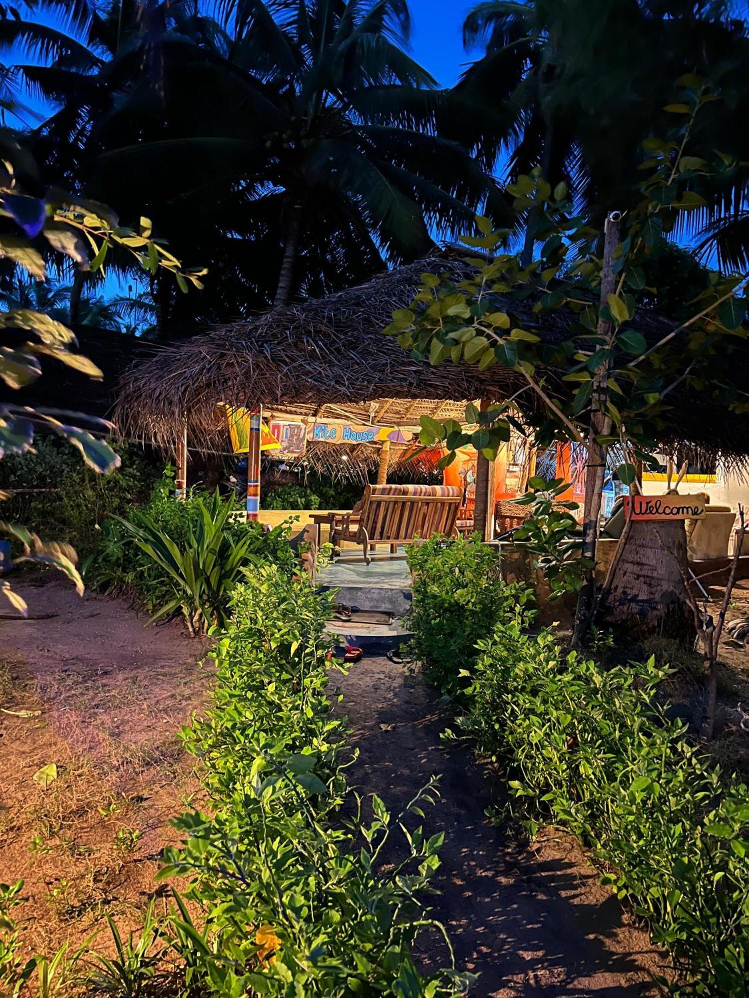 Kite House Cafe Bed & Breakfast คัลพิทิยา ภายนอก รูปภาพ
